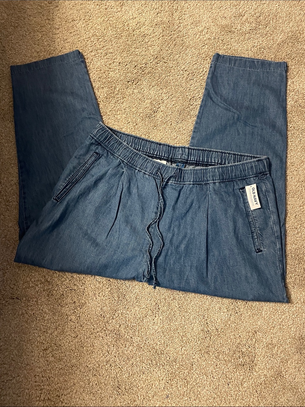 NWT. Relaxed fit Billie summer denim pants